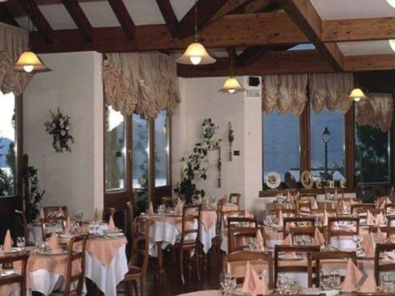 Ariston Lake View Hotel Molveno Buitenkant foto