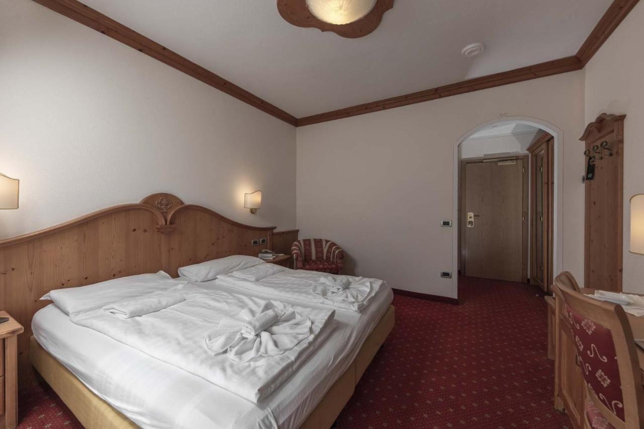 Ariston Lake View Hotel Molveno Buitenkant foto