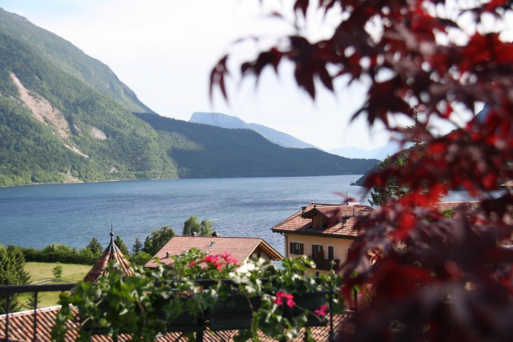 Ariston Lake View Hotel Molveno Buitenkant foto
