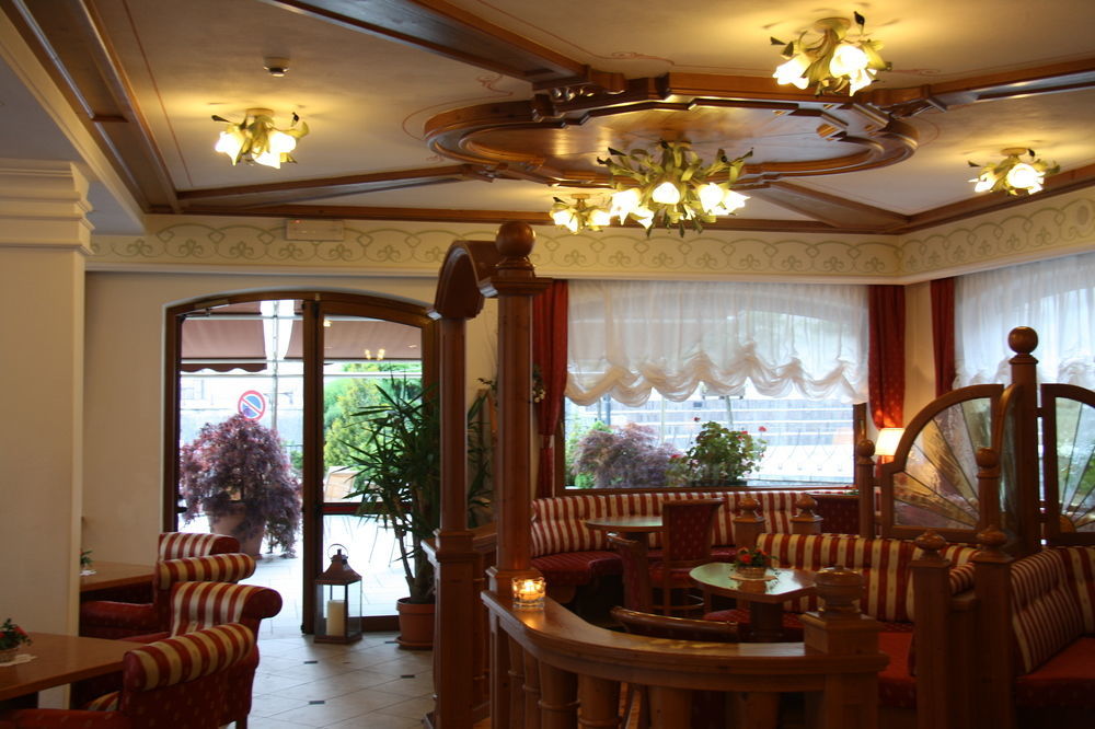 Ariston Lake View Hotel Molveno Buitenkant foto
